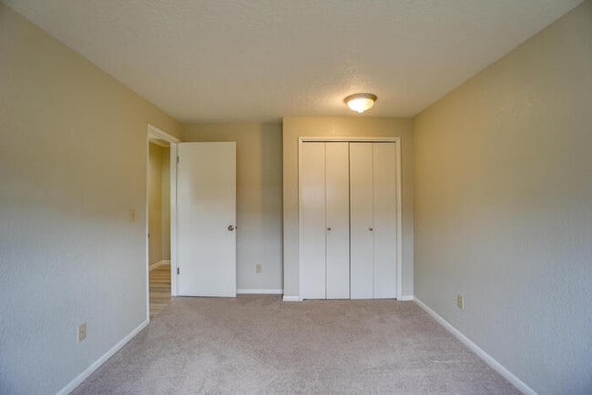 Building Photo - BEAUTIFUL THREE BEDROOM RANCH IN WEST LONGVIEW
