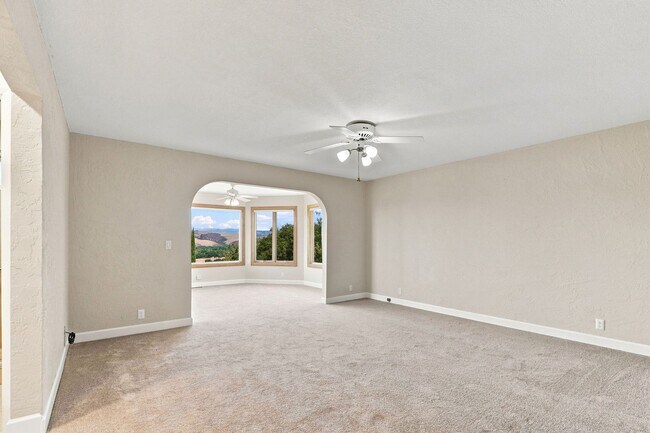 Building Photo - Million Dollar Views! Available Now!