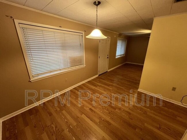 Building Photo - 4143 Nelson St