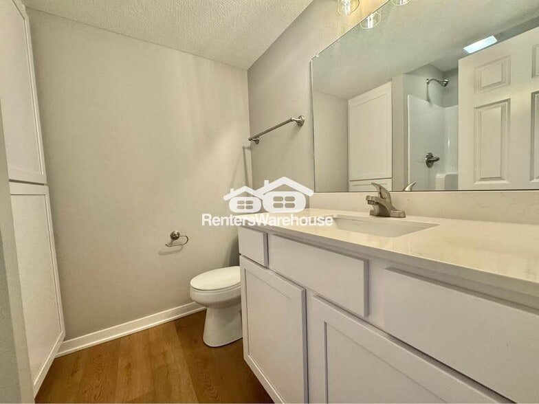 Building Photo - 1006 Polk St