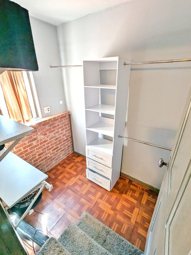 Building Photo - Adorable 2BR 1B in a Historic Neighborhood