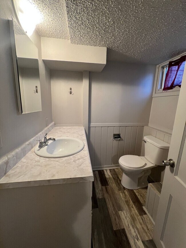 Building Photo - 405 E Watertown St