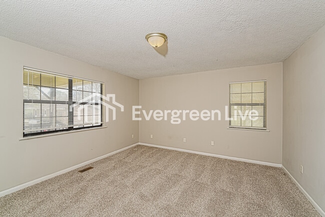 Building Photo - 990 Stowe St