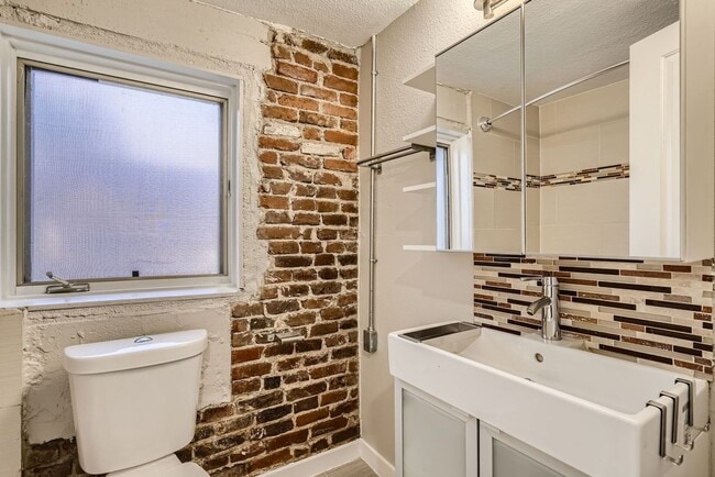 Building Photo - Adorable 2Bed/2Bath Home in Congress Park