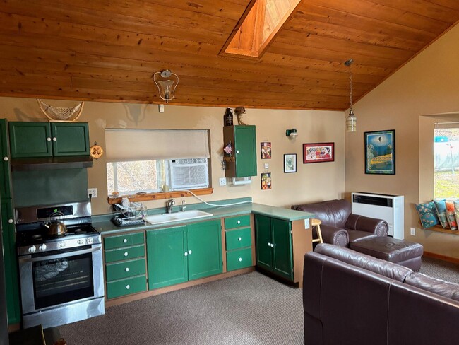 Building Photo - 480 Rattlesnake Wy