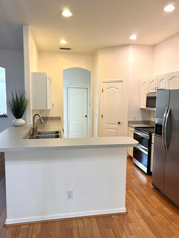 Building Photo - 904 Citrone Ct
