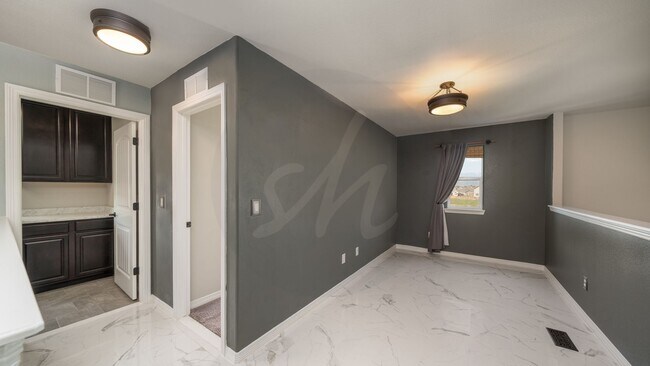 Building Photo - Stunning Two-Story in Desirable Lorson Ranch