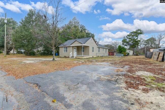 Building Photo - 706 Westside Dr