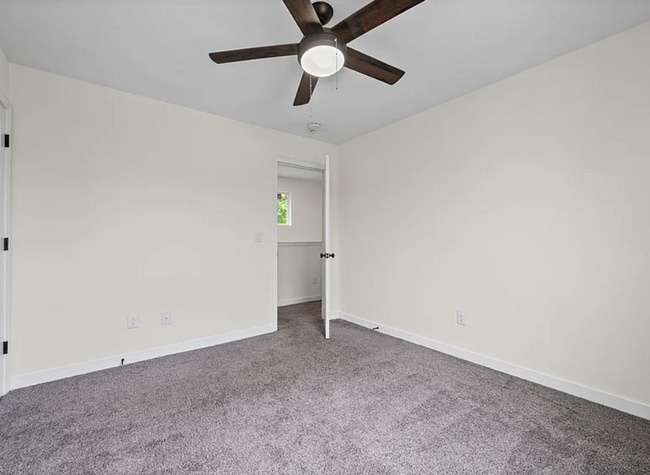 Building Photo - 4 Bedroom Home with Main-Level Primary and Fenced Backyard