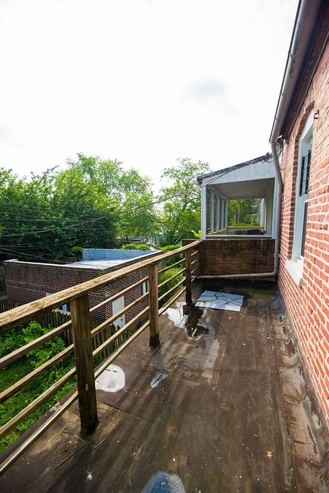 Building Photo - 2026/2027 JHU Off-Campus 5bd/2ba Rowhome w...