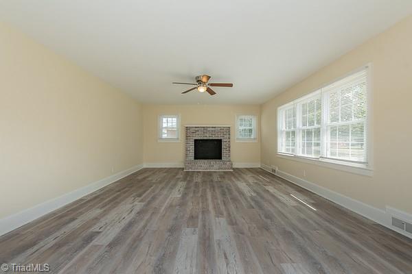 Building Photo - 206 Abbotts Ave