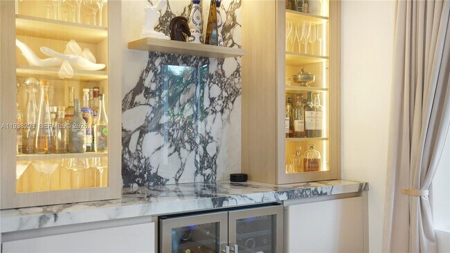 Building Photo - 1201 NE 85th St