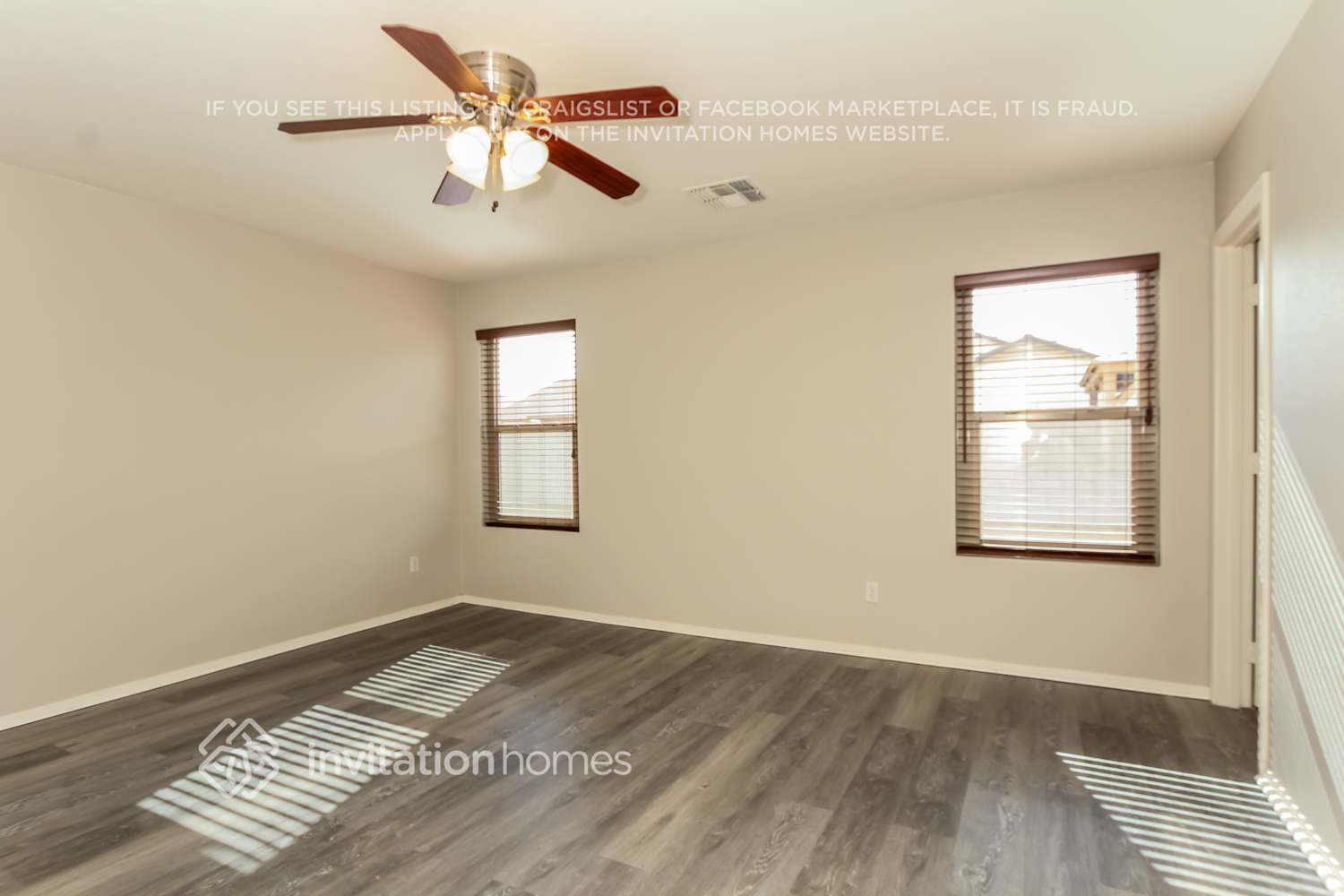 Building Photo - 11601 W Windrose Ave