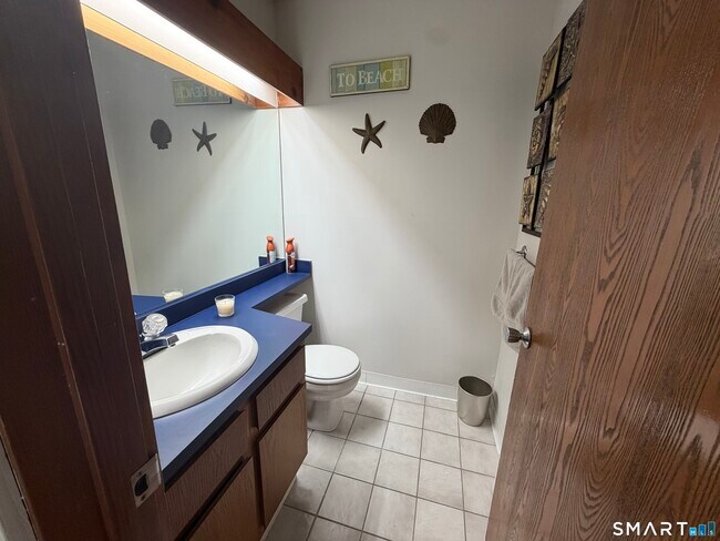 Building Photo - 60 Old Town Rd