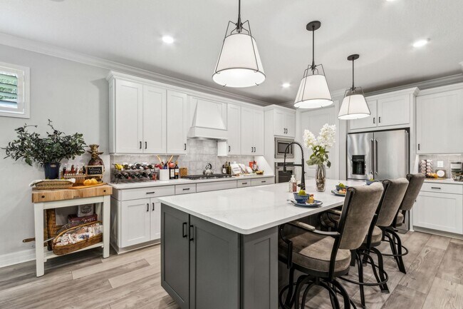 Building Photo - Discover the Ideal 55+ Lifestyle in Your N...