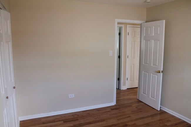 Building Photo - 18003 Greenview Terrace