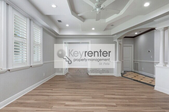 Building Photo - 3814 W El Prado Blvd