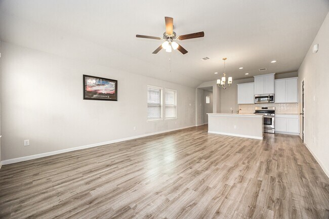Building Photo - 22630 Rosebush Hl Rd
