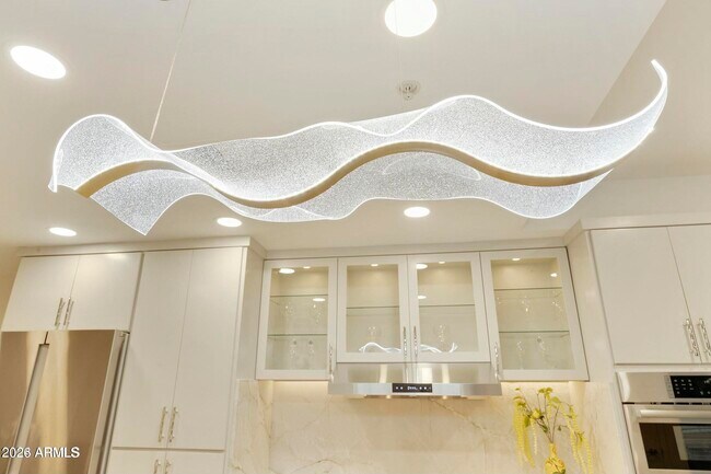 Building Photo - 7161 E Rancho Vista Dr