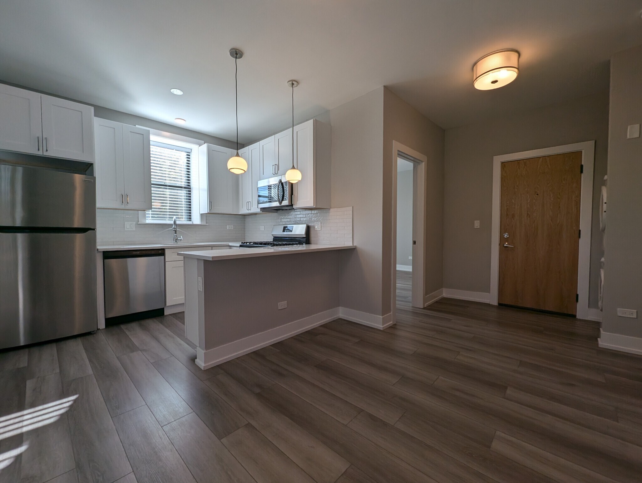 Building Photo - 3943 N Janssen Ave