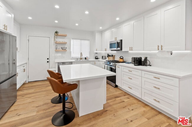 Building Photo - 5500 Morella Ave