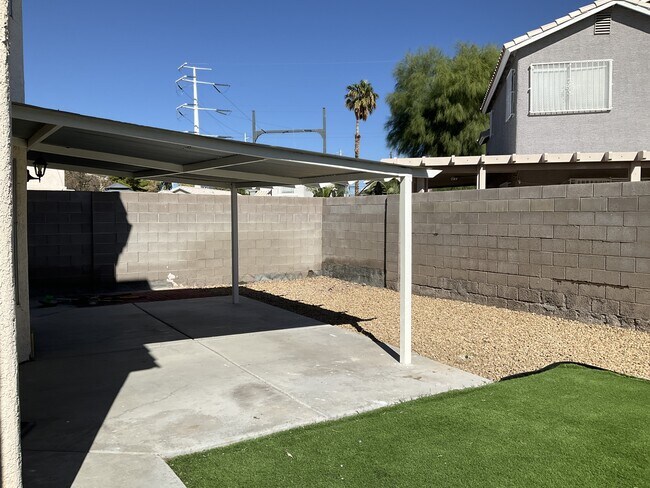 Building Photo - 5726 Roundrock Dr