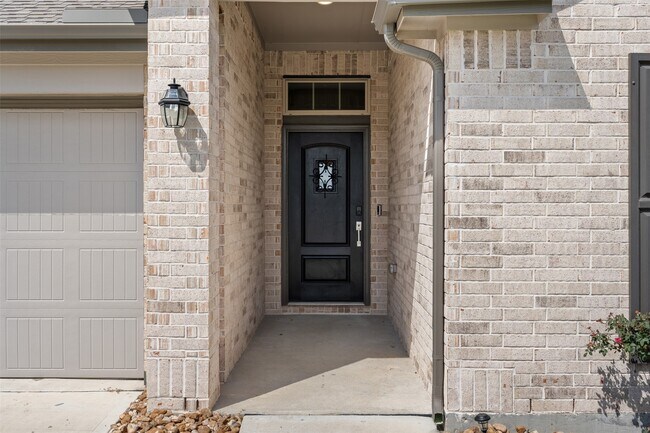 Building Photo - 323 Jewett Meadow Dr