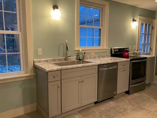 Kitchen - 886 VT-74