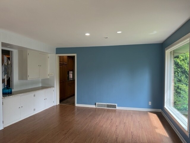 Building Photo - 8551 North Point Dr