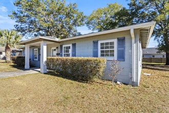 Building Photo - 1208 N D St