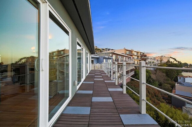 Building Photo - 11 Perego Terrace