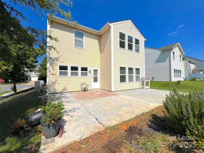 Building Photo - 2602 Impatien Drive