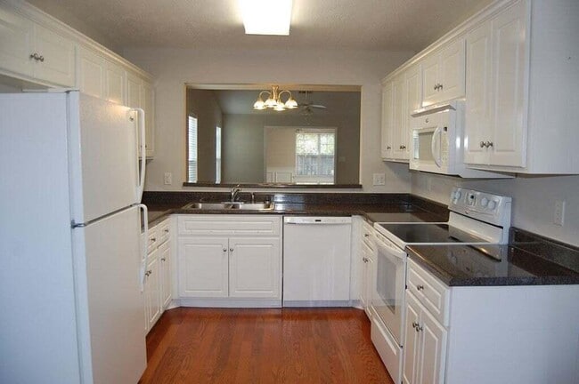Building Photo - 173 Kendallwood Ct