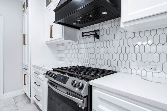 Building Photo - 7631 Retama Terrace Ln