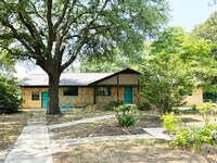 Building Photo - 118 Green Meadows Dr
