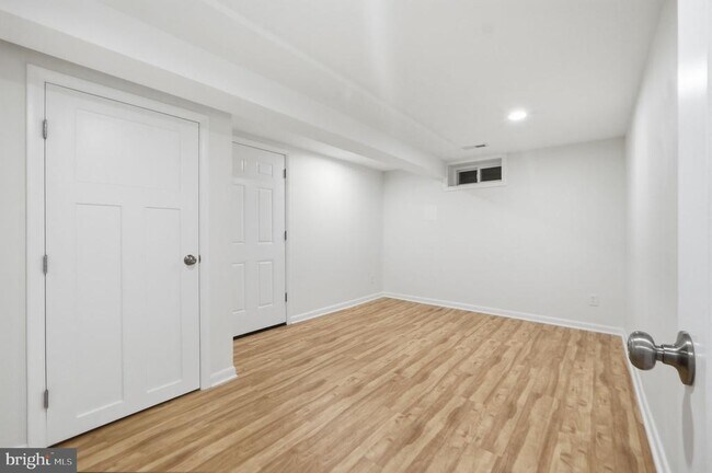 Building Photo - 808 Cottonwood Dr