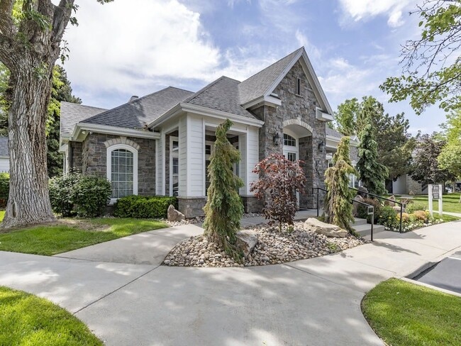 Primary Photo - Pinehurst Apartments