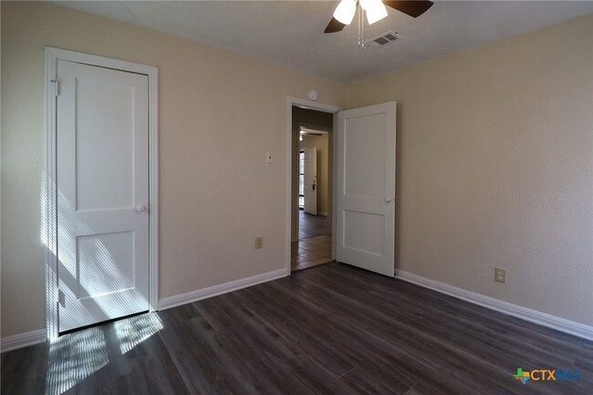 Building Photo - 1512 White Ave