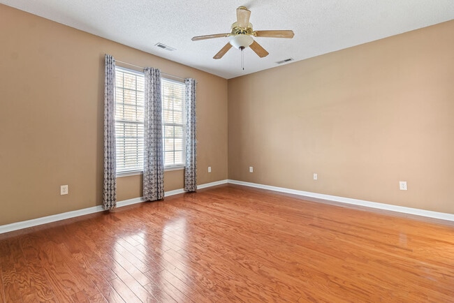 Building Photo - Chadbury House