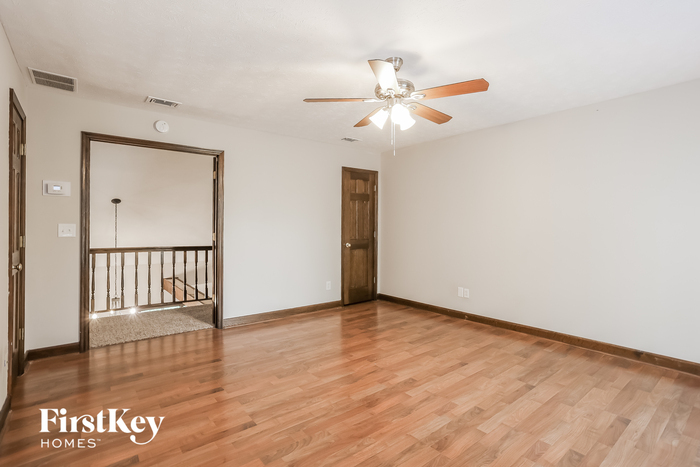 Building Photo - 4090 Essex Pl