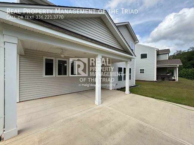 Building Photo - 2385 Dukes Hollow Ct