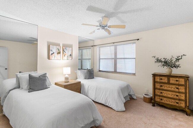 Building Photo - 229 Old Meadow Way