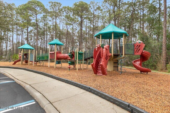 Building Photo - 743 E Dorchester Dr