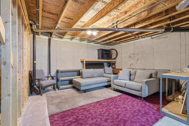 Building Photo - 6368 Manchester Ave NE