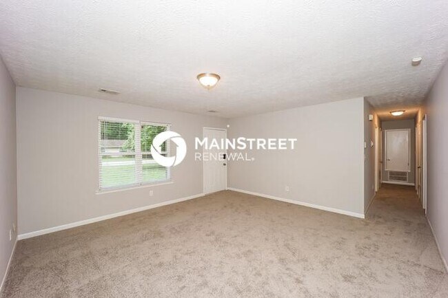 Building Photo - 3 Bedroom Pet-Friendly Home in Jonesboro, GA with Main Street Renewal