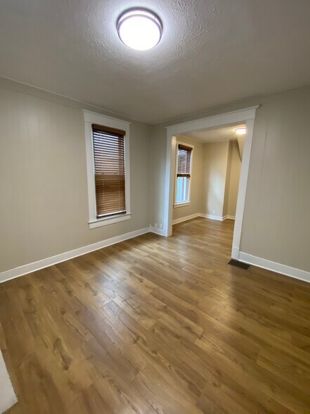 Building Photo - 642 Perrin Ave