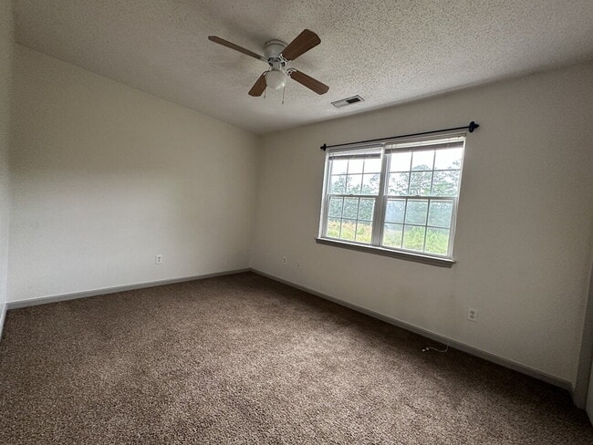 Building Photo - 1167 Pueblo Dr