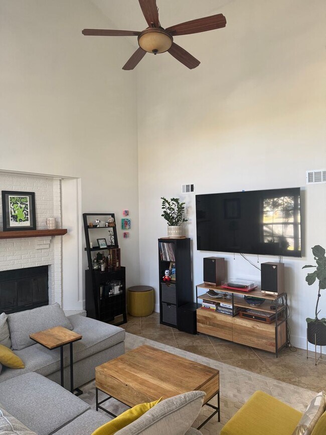 Building Photo - Stunning Updated 3 Bedroom in Fort Walton Beach!