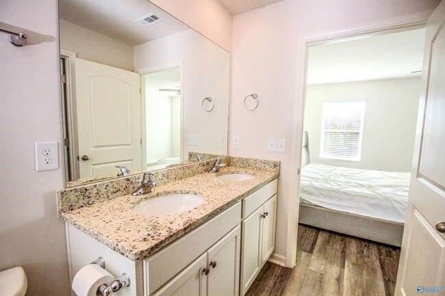 Building Photo - 167 Maple Spg Trl