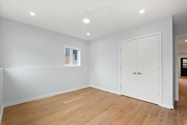 Building Photo - 46 Hudson St